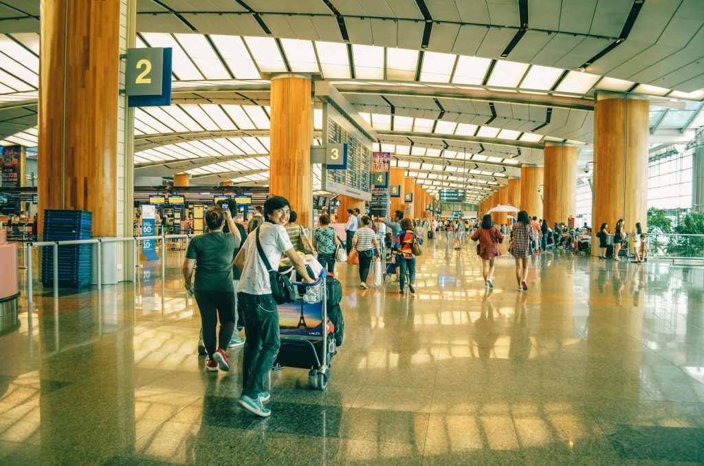 Kami Ketiduran di Changi: Kisah Ketinggalan Pesawat yang Tak Terlupakan