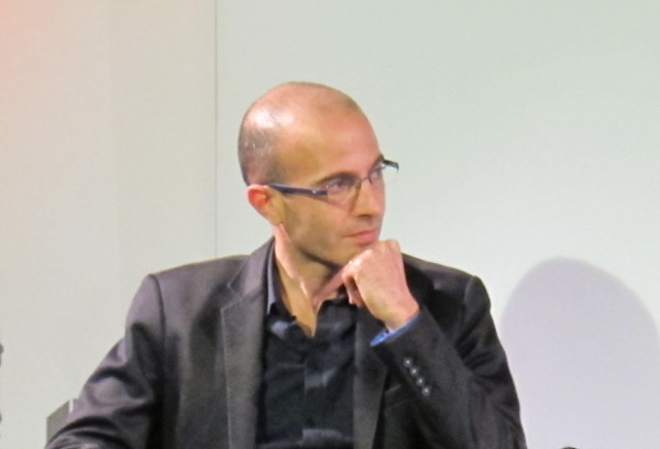 Mengenal Yuval Noah Harari Mengenal Yuval Noah Harari